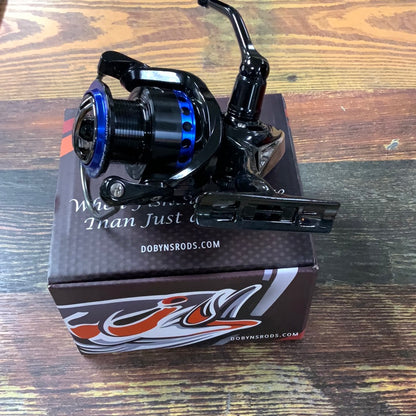 Dobyns Maverick Spin Cast 5.2:1 - RH - Blue